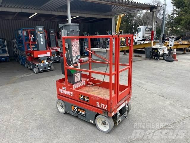SkyJack SJ12 客货电梯