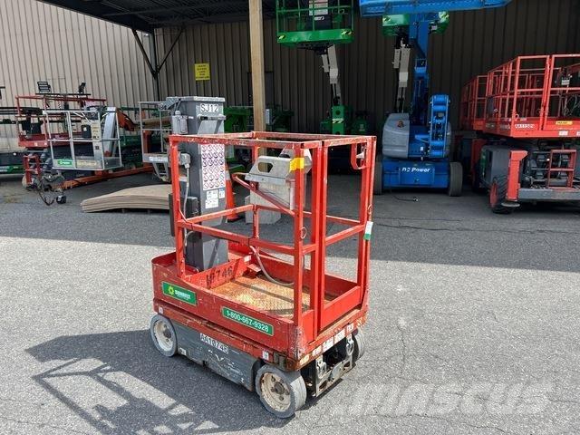 SkyJack SJ12 客货电梯