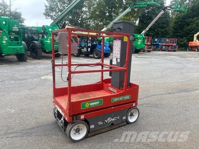 SkyJack SJ12 客货电梯