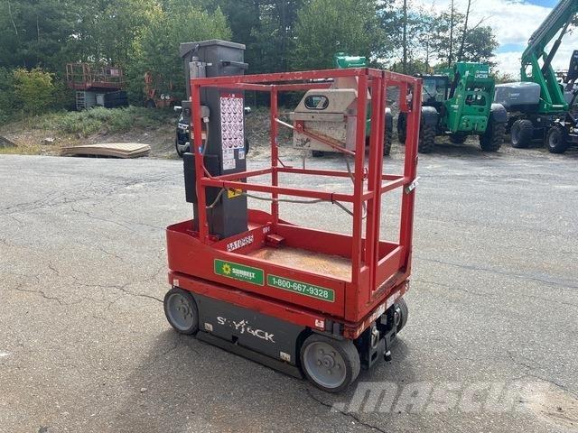 SkyJack SJ12 客货电梯