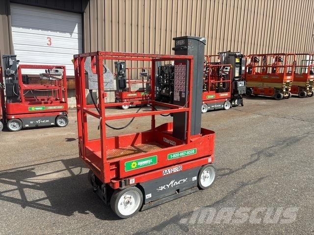 SkyJack SJ12 客货电梯