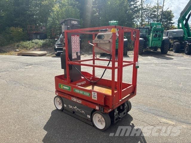 SkyJack SJ12 客货电梯