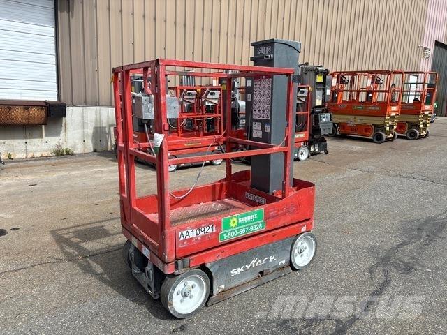 SkyJack SJ12 客货电梯