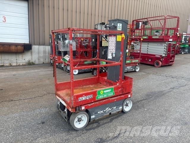 SkyJack SJ12 客货电梯