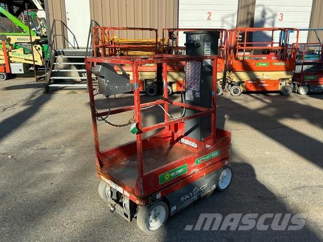 SkyJack SJ12 客货电梯