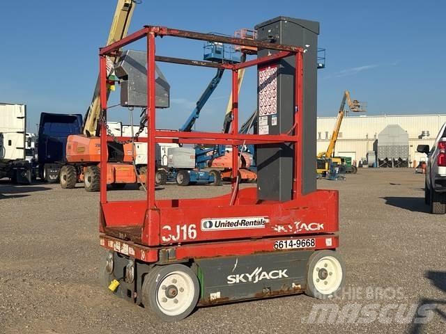 SkyJack SJ16 客货电梯