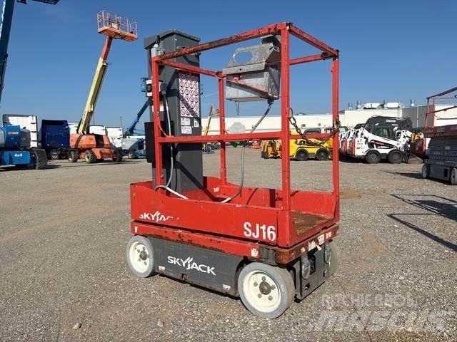 SkyJack SJ16 客货电梯