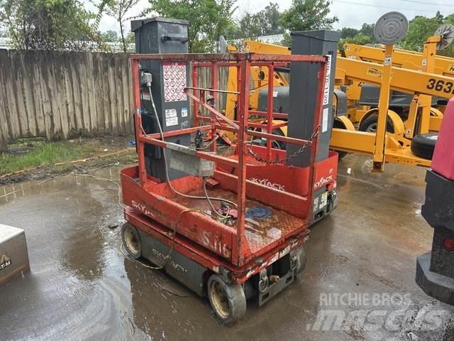 SkyJack SJ16 客货电梯