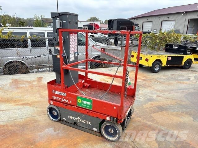 SkyJack SJ16 客货电梯