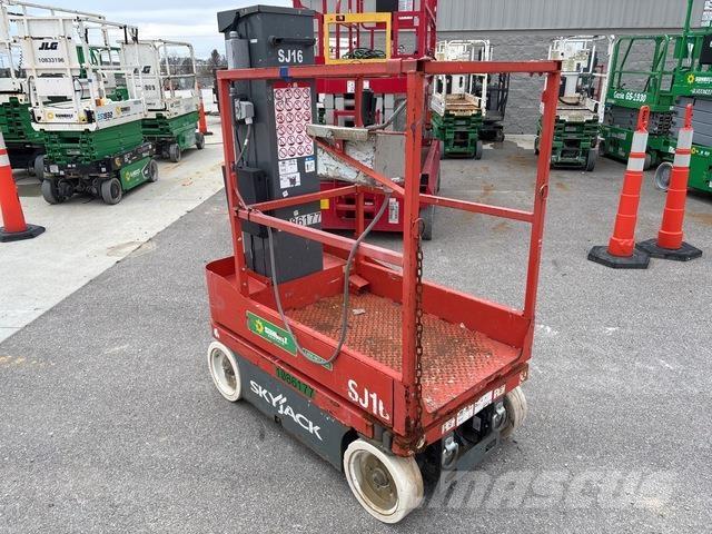 SkyJack SJ16 客货电梯