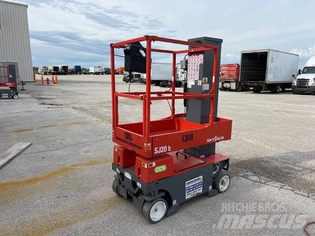SkyJack SJ20E 客货电梯