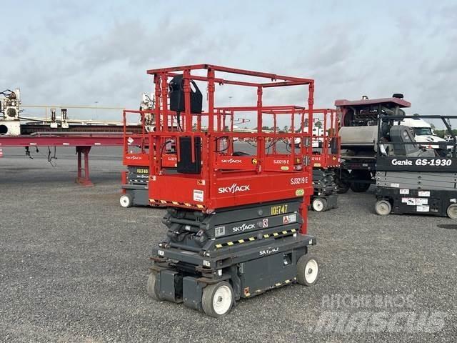 SkyJack SJ3219 剪叉式升降机