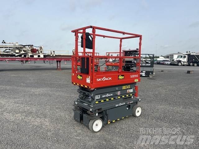 SkyJack SJ3219 剪叉式升降机