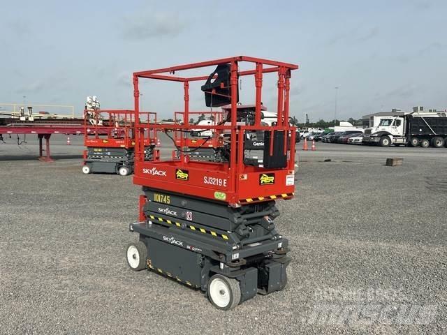 SkyJack SJ3219 剪叉式升降机