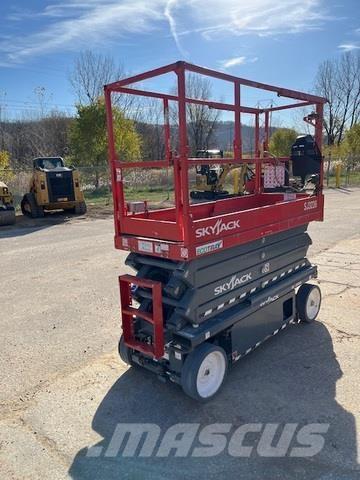 SkyJack SJ3226 剪叉式升降机