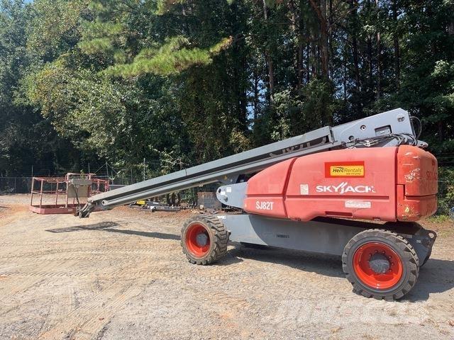 SkyJack SJ82T 直臂高空工作平台