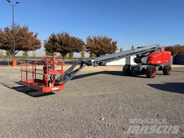 SkyJack SJ86T 曲臂高空工作平台