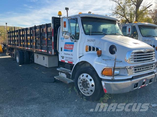 Sterling A6500 平板栏板货车