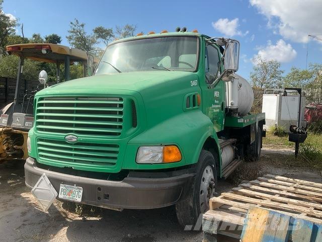 Sterling A9513 组合/真空油槽车