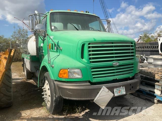 Sterling A9513 组合/真空油槽车