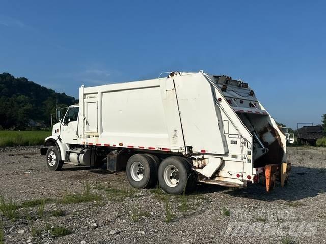 Sterling L7500 垃圾车