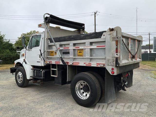 Sterling L7500 自卸式货车