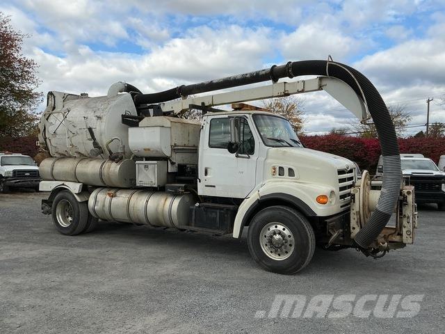 Sterling L7501 组合/真空油槽车
