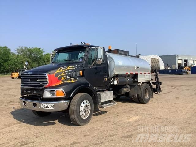 Sterling L8500 混凝土搅拌车