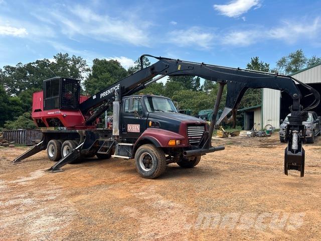 Sterling L8513 木材运输车