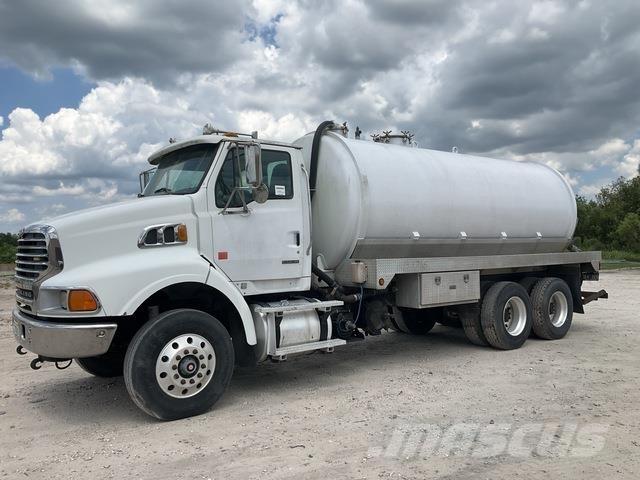 Sterling L9500 组合/真空油槽车