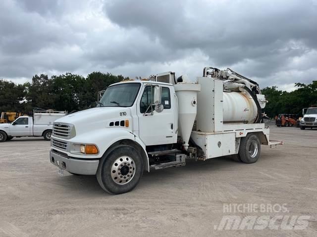 Sterling M7500 组合/真空油槽车