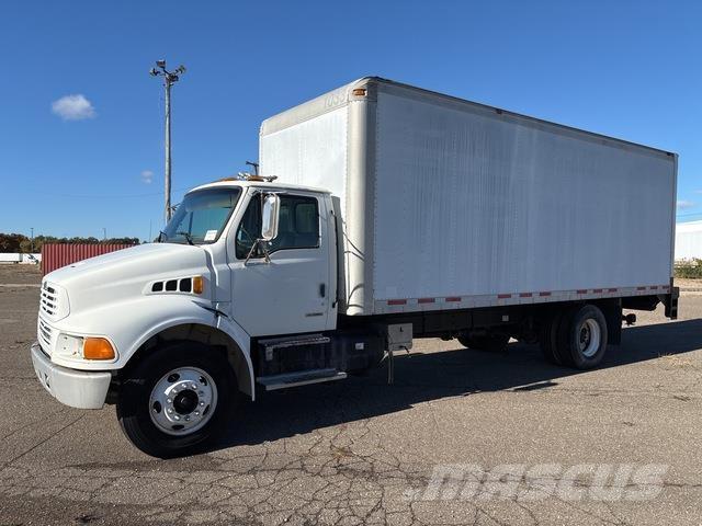 Sterling M7500 厢式货车