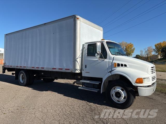 Sterling M7500 厢式货车