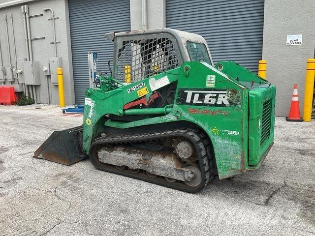 Takeuchi TL6R 滑移装载机
