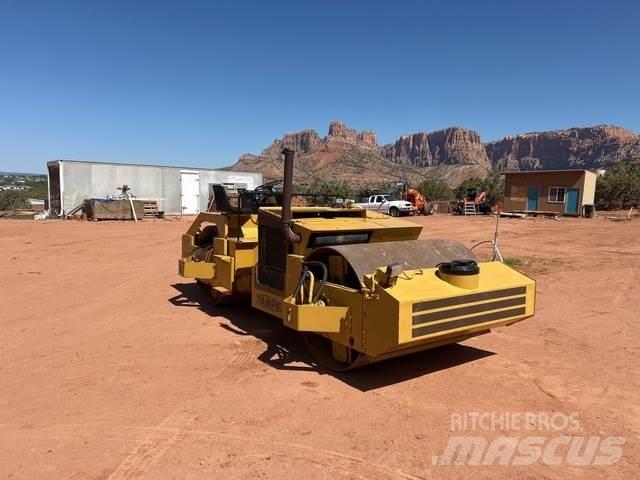 Tampo RS166A 双轮压路机