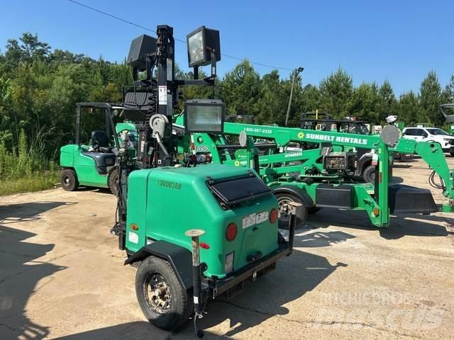 Terex RL4 拖车式灯塔
