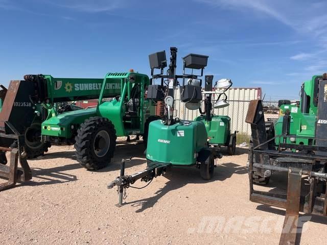 Terex RL4 拖车式灯塔