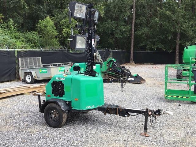 Terex RL4 拖车式灯塔