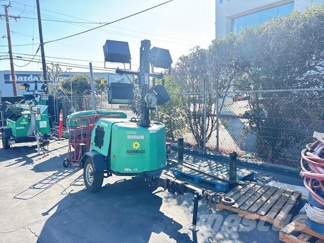 Terex RL4 拖车式灯塔