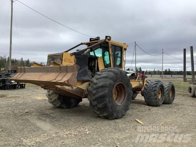 Tigercat 635D 粉碎机