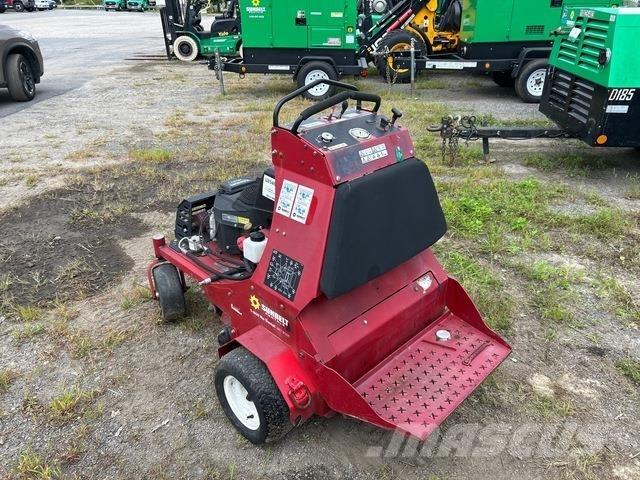 Toro 23518 通风机和垂直割草机