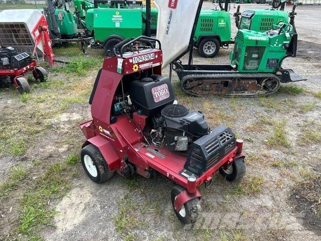 Toro 23518 通风机和垂直割草机