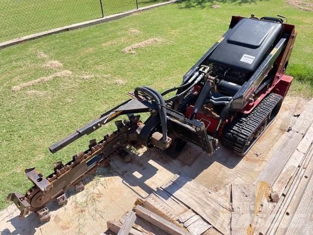 Toro TX427 挖沟机