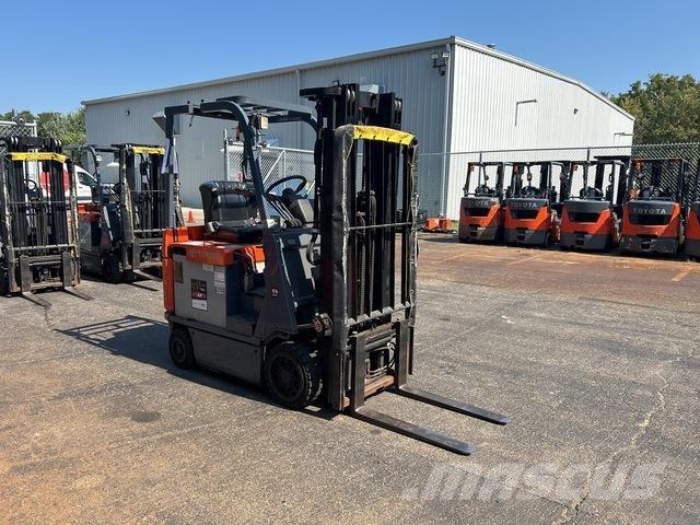 Toyota 7FBCU15 电动叉车