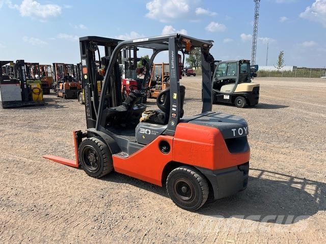 Toyota 8DFU30 建筑机械-其他