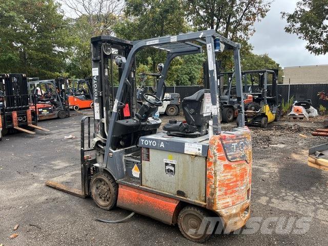 Toyota 8FBCU30 电动叉车