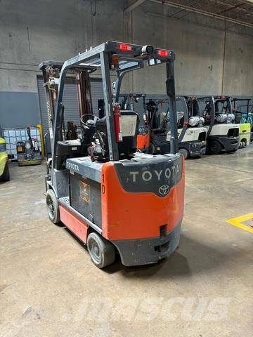 Toyota 8FBCU32 电动叉车