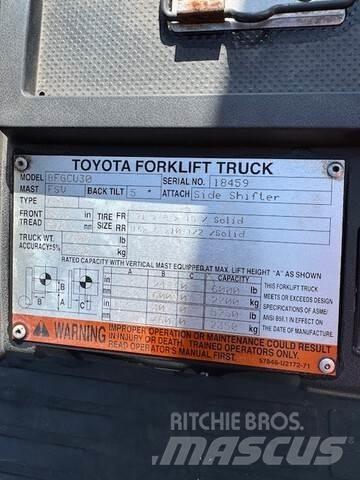 Toyota 8FGCU30 建筑机械-其他