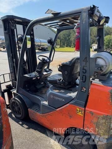 Toyota 8FGCU30 建筑机械-其他