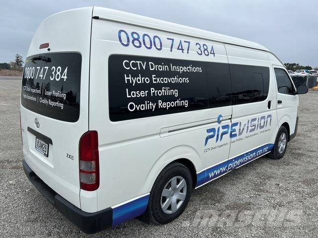 Toyota HiAce 大型面包车